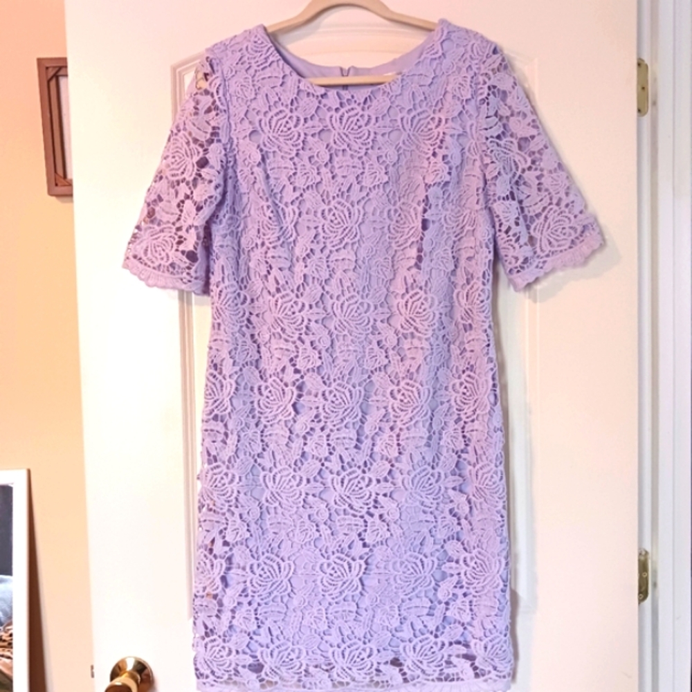 Sandra Darren lined lavender lace scalloped hem dress.